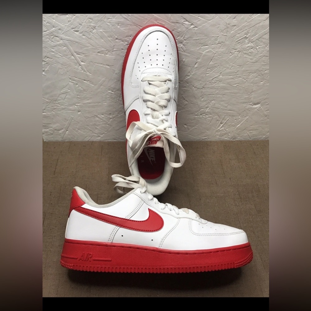 2020 Nike Air Force 1 '07 Men's Size 7.5 Sneakers White Red Soles CK7663-102